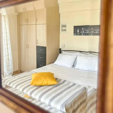 Cozy Cental Retreats With Balconies *