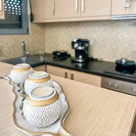 Cozy Cental Retreats With Balconies * フィリアトラ