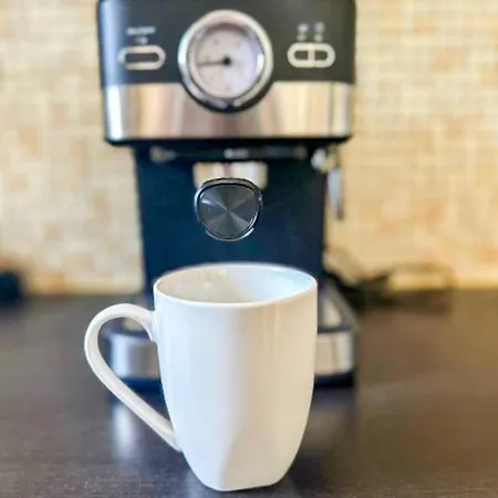 Cozy Cental Retreats With Balconies アパート *