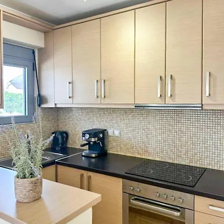 Cozy Cental Retreats With Balconies * フィリアトラ