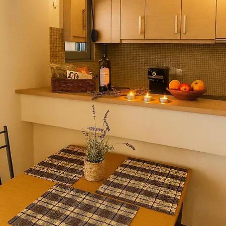 Cozy Cental Retreats With Balconies アパート