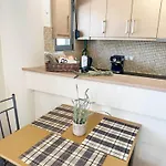 Διαμέρισμα Cozy Cental Retreats With Balconies *