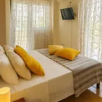 Cozy Cental Retreats With Balconies Φιλιατρά