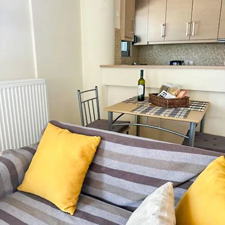 Апартаменты Cozy Cental Retreats With Balconies