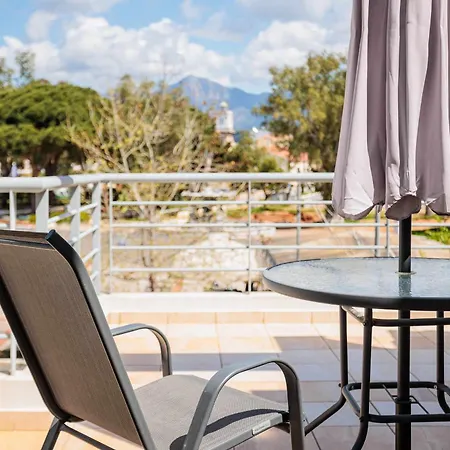 Апартаменты Cozy Cental Retreats With Balconies