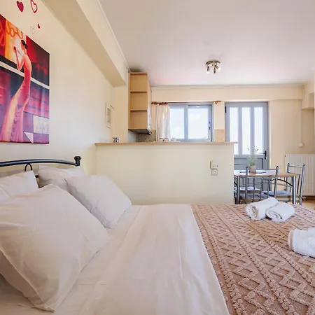 Cozy Cental Retreats With Balconies Filiatra