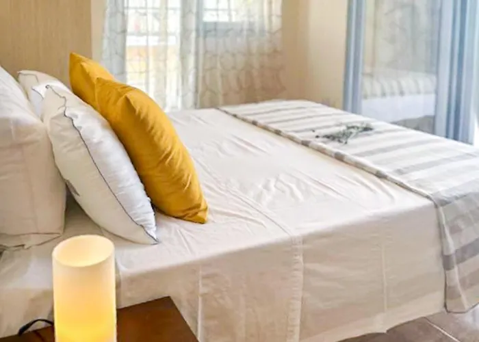 Appartement Cozy Cental Retreats With Balconies