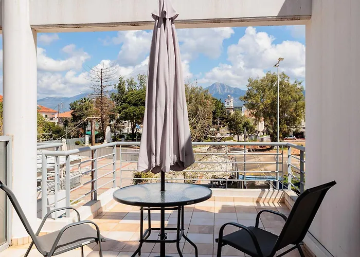 Appartement Cozy Cental Retreats With Balconies