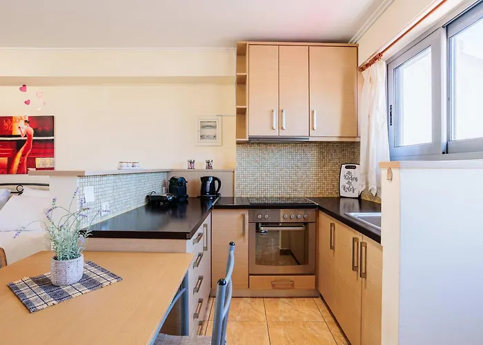 Cozy Cental Retreats With Balconies Appartement