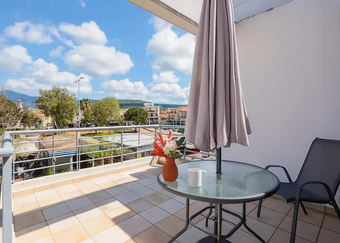 Cozy Cental Retreats With Balconies Appartement
